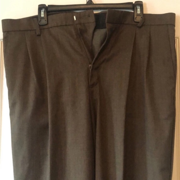 Two pairs of men’s Dockers - Picture 10 of 15